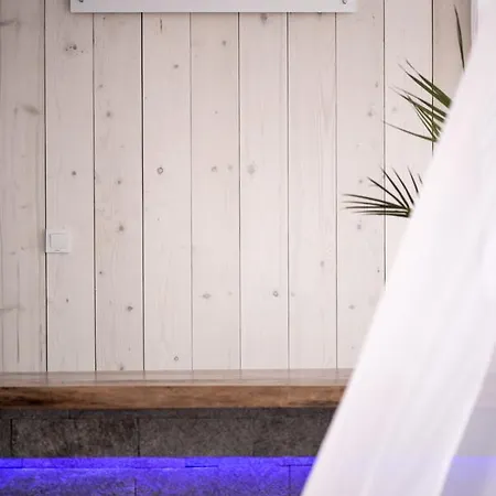 The Mint - Saint 호텔 2*