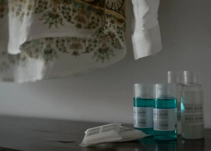 Хотел The Mint - Saint 2*